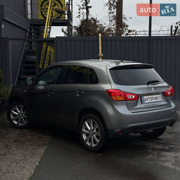 Внедорожник / Кроссовер Mitsubishi Outlander 2015 в Днепре