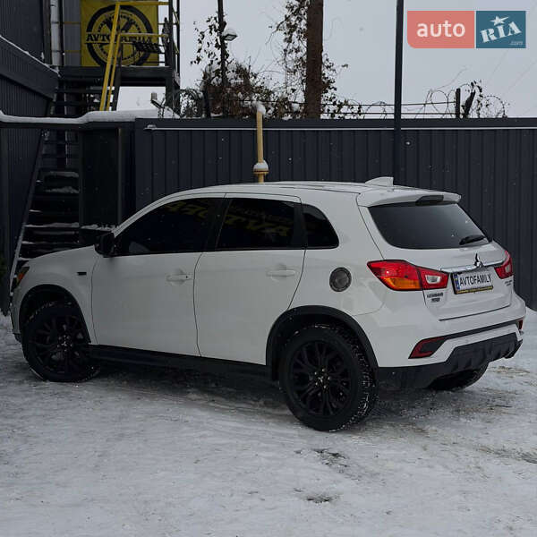 Внедорожник / Кроссовер Mitsubishi Outlander 2018 в Днепре