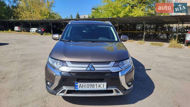 Внедорожник / Кроссовер Mitsubishi Outlander 2018 в Днепре