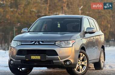 Внедорожник / Кроссовер Mitsubishi Outlander 2013 в Киеве
