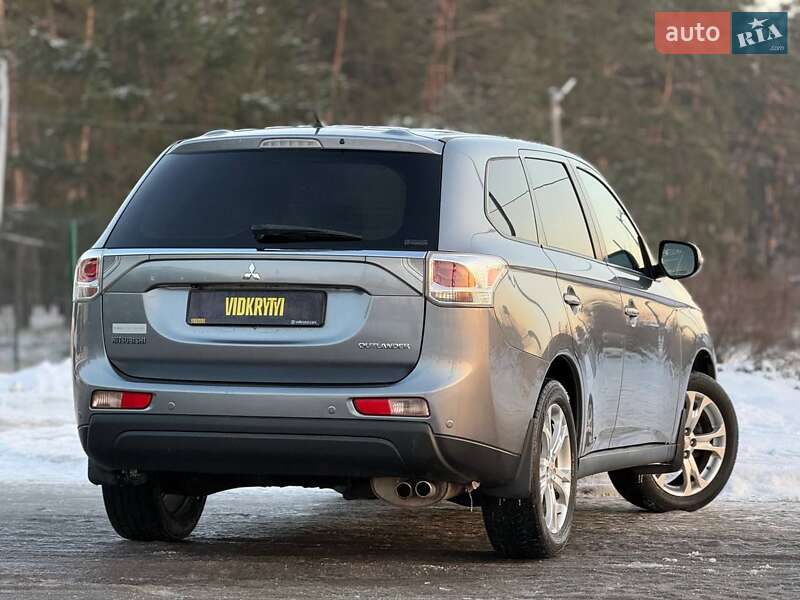 Внедорожник / Кроссовер Mitsubishi Outlander 2013 в Киеве
