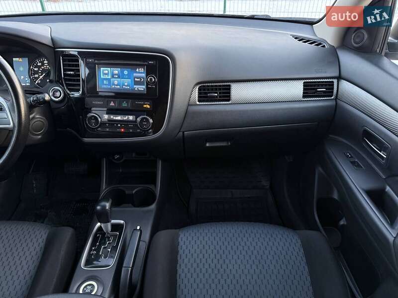 Внедорожник / Кроссовер Mitsubishi Outlander 2013 в Киеве
