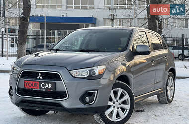 Внедорожник / Кроссовер Mitsubishi Outlander 2015 в Киеве