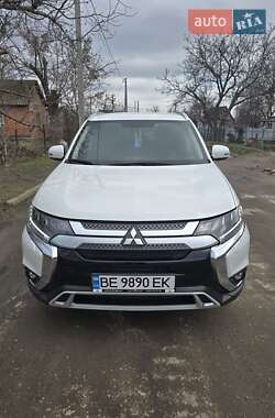 Позашляховик / Кросовер Mitsubishi Outlander 2020 в Первомайську