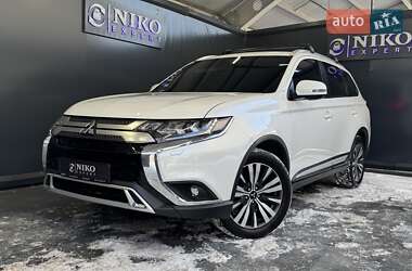 Внедорожник / Кроссовер Mitsubishi Outlander 2019 в Киеве
