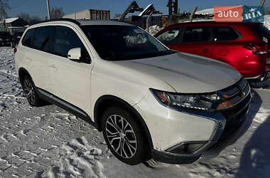 Внедорожник / Кроссовер Mitsubishi Outlander 2016 в Ровно