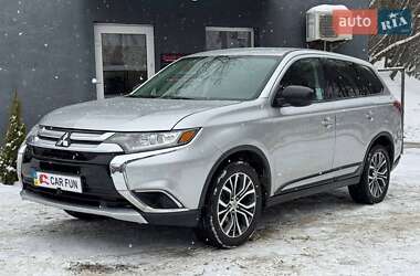Позашляховик / Кросовер Mitsubishi Outlander 2017 в Львові