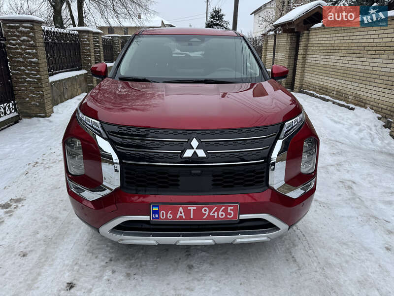 Mitsubishi Outlander 2021