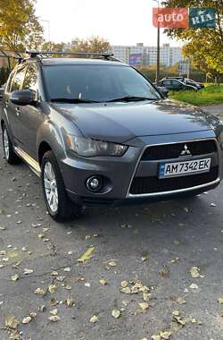 Внедорожник / Кроссовер Mitsubishi Outlander 2010 в Житомире