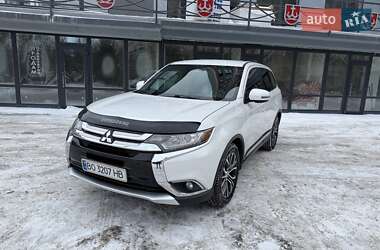 Внедорожник / Кроссовер Mitsubishi Outlander 2015 в Виннице