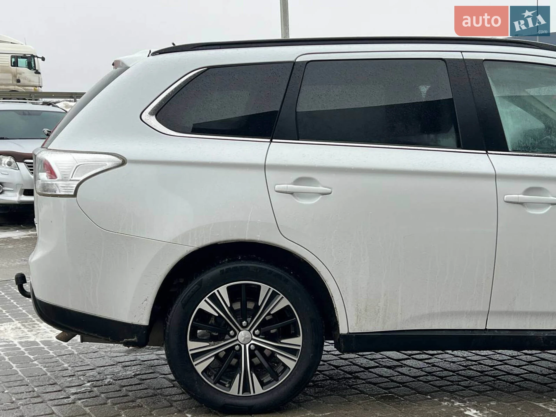 2012 Mitsubishi Outlander - мініатюра 8