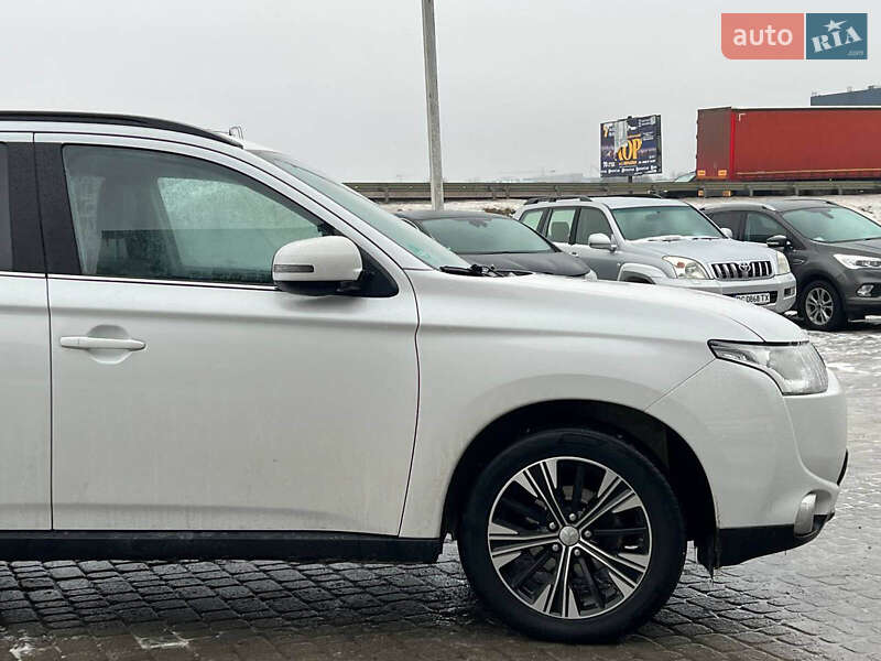 Внедорожник / Кроссовер Mitsubishi Outlander 2012 в Львове фото 10 Внедорожник / Кроссовер Mitsubishi Outlander 2012 в Львове