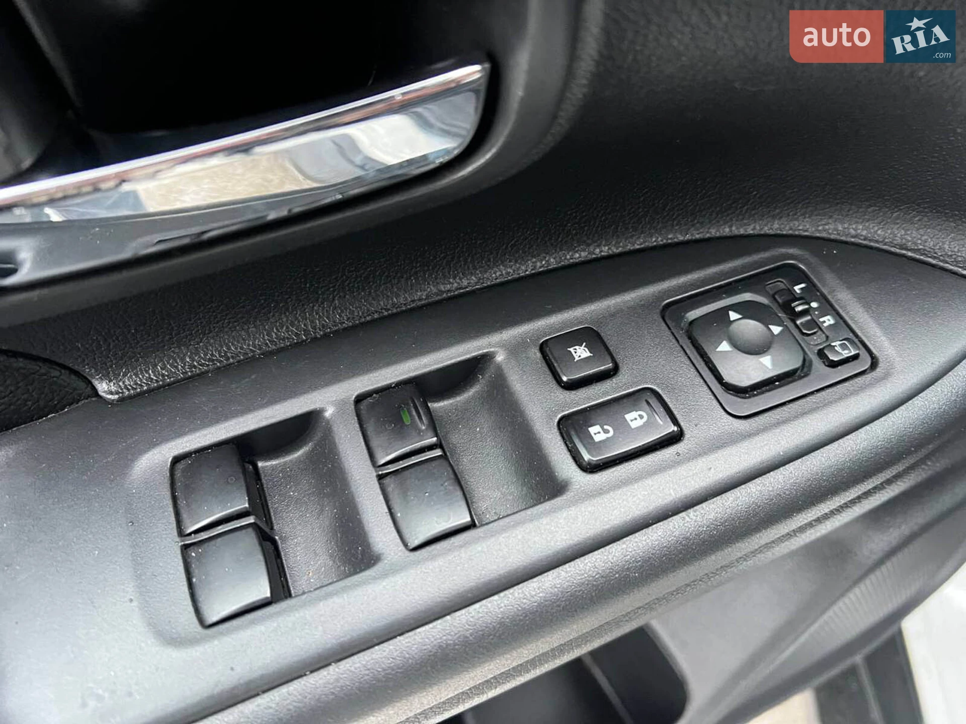 2012 Mitsubishi Outlander - мініатюра 15