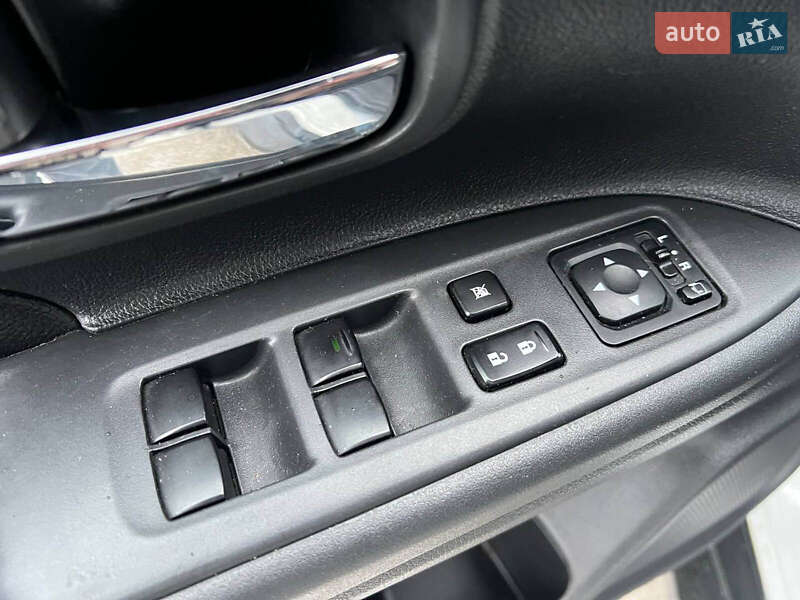 Внедорожник / Кроссовер Mitsubishi Outlander 2012 в Львове фото 15 Внедорожник / Кроссовер Mitsubishi Outlander 2012 в Львове