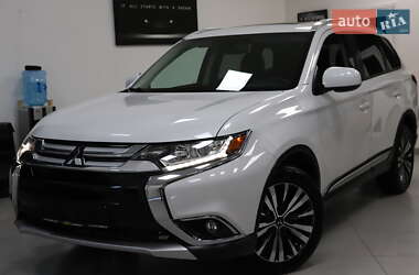 Внедорожник / Кроссовер Mitsubishi Outlander 2018 в Дрогобыче