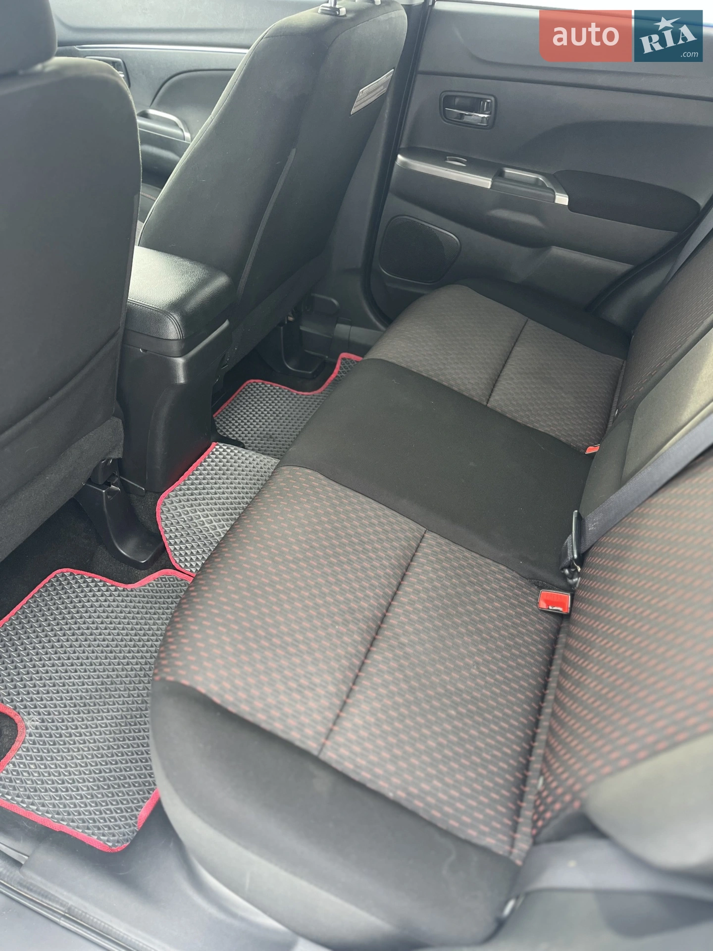 2018 Mitsubishi Outlander - мініатюра 4