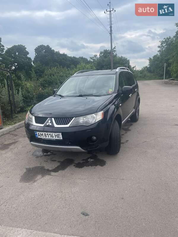 Внедорожник / Кроссовер Mitsubishi Outlander 2007 в Житомире