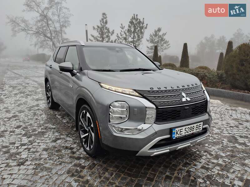 Внедорожник / Кроссовер Mitsubishi Outlander 2023 в Днепре