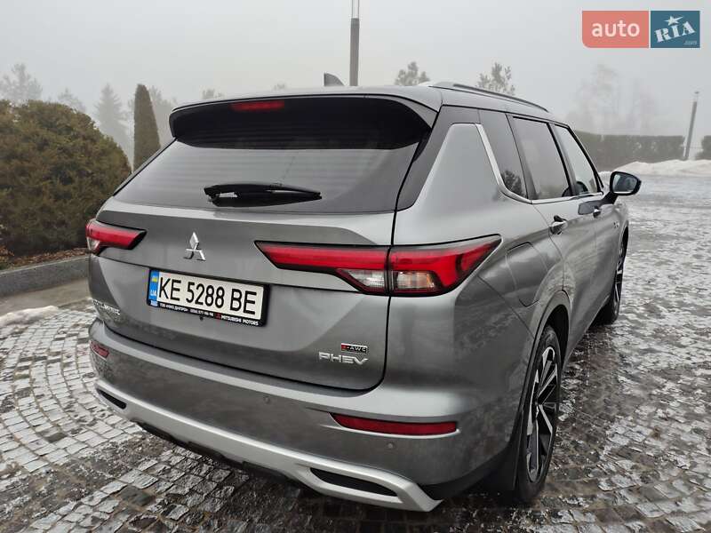 Внедорожник / Кроссовер Mitsubishi Outlander 2023 в Днепре