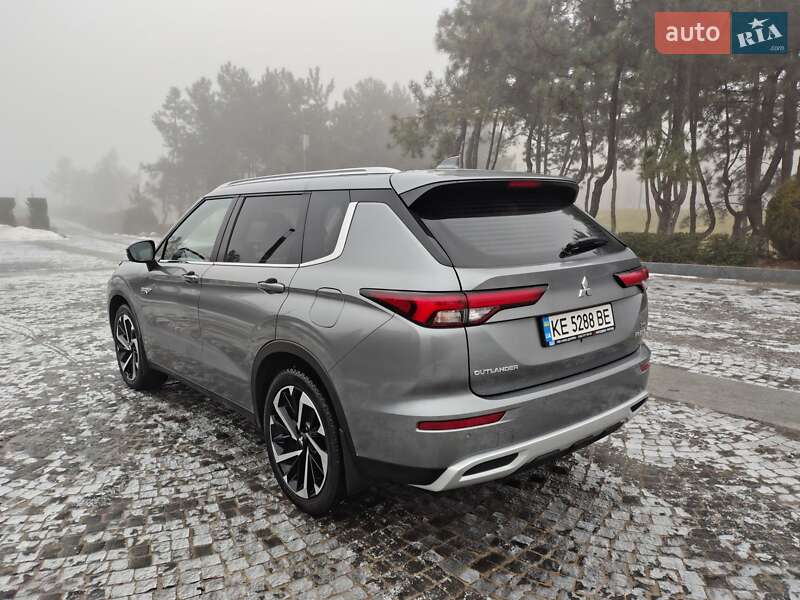 Внедорожник / Кроссовер Mitsubishi Outlander 2023 в Днепре