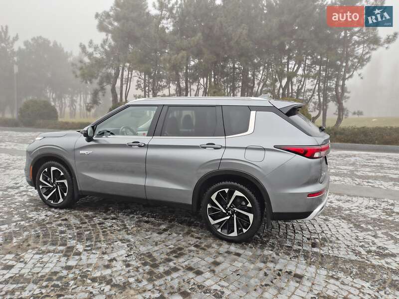 Внедорожник / Кроссовер Mitsubishi Outlander 2023 в Днепре