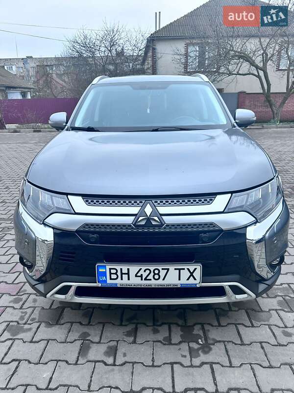 Mitsubishi Outlander 2020