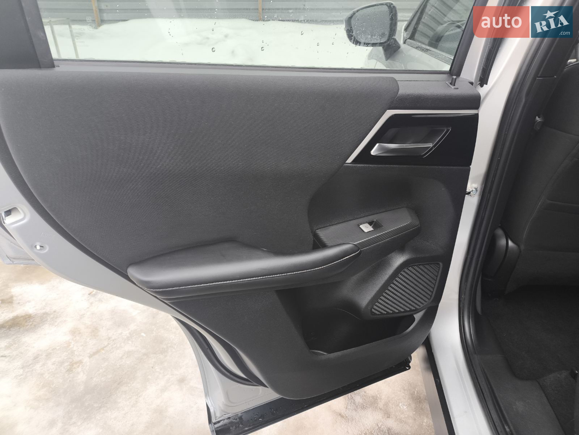 2021 Mitsubishi Outlander - мініатюра 23