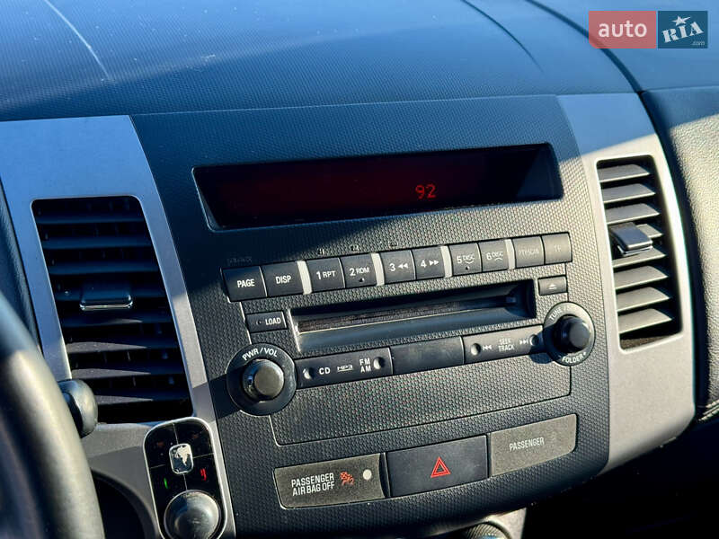 Внедорожник / Кроссовер Mitsubishi Outlander 2010 в Полтаве