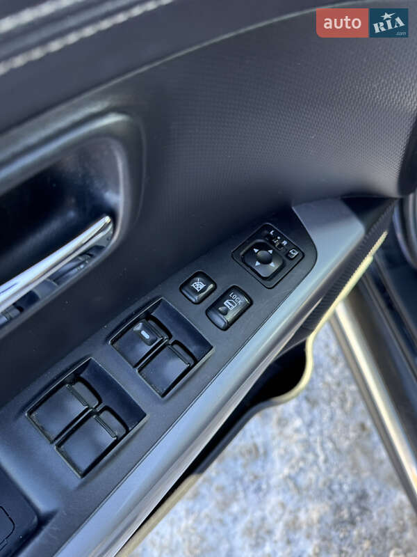 Внедорожник / Кроссовер Mitsubishi Outlander 2010 в Полтаве