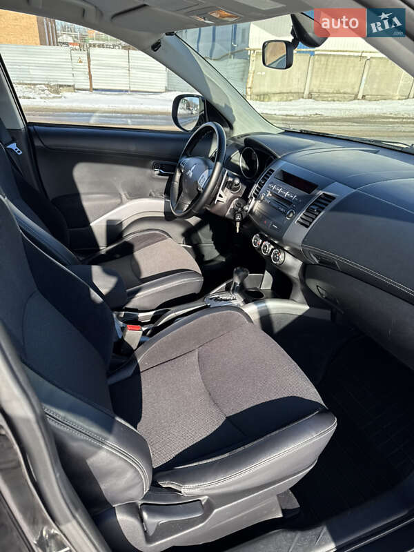Внедорожник / Кроссовер Mitsubishi Outlander 2010 в Полтаве