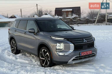 Внедорожник / Кроссовер Mitsubishi Outlander 2022 в Киеве