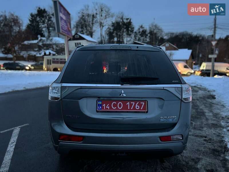 Внедорожник / Кроссовер Mitsubishi Outlander 2015 в Виннице