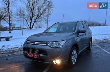 Внедорожник / Кроссовер Mitsubishi Outlander 2015 в Виннице