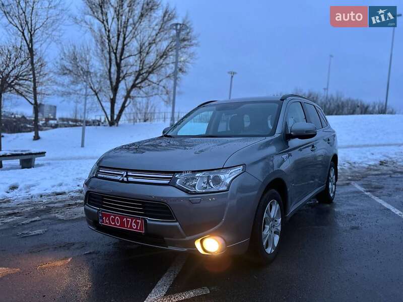 Внедорожник / Кроссовер Mitsubishi Outlander 2015 в Виннице