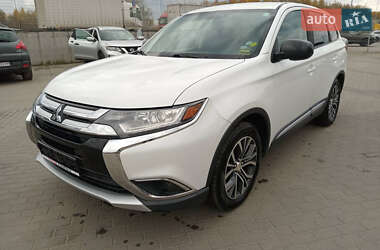 Позашляховик / Кросовер Mitsubishi Outlander 2016 в Львові