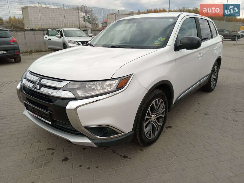 Mitsubishi Outlander 2016