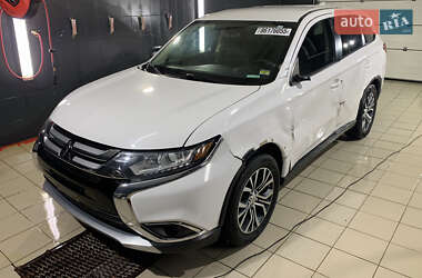 Позашляховик / Кросовер Mitsubishi Outlander 2017 в Ірпені