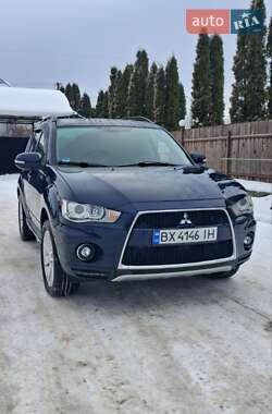 Внедорожник / Кроссовер Mitsubishi Outlander 2011 в Хмельницком