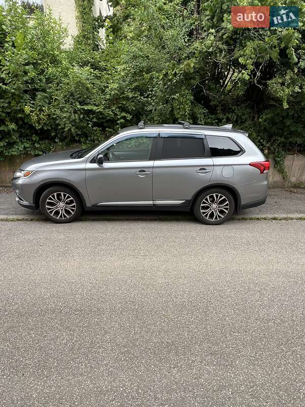 Mitsubishi Outlander 2017