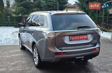 Внедорожник / Кроссовер Mitsubishi Outlander 2014 в Золочеве