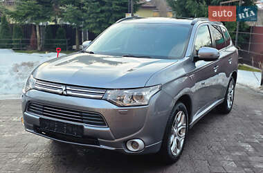 Внедорожник / Кроссовер Mitsubishi Outlander 2014 в Львове