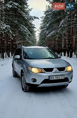 Внедорожник / Кроссовер Mitsubishi Outlander 2007 в Киеве