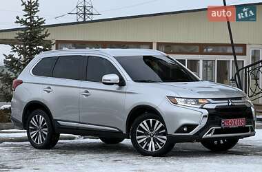 Внедорожник / Кроссовер Mitsubishi Outlander 2020 в Дрогобыче