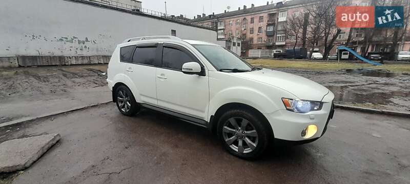 Внедорожник / Кроссовер Mitsubishi Outlander 2010 в Богуславе фото 3 Внедорожник / Кроссовер Mitsubishi Outlander 2010 в Богуславе