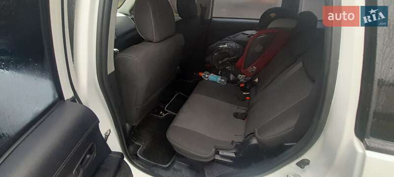 Внедорожник / Кроссовер Mitsubishi Outlander 2010 в Богуславе фото 14 Внедорожник / Кроссовер Mitsubishi Outlander 2010 в Богуславе