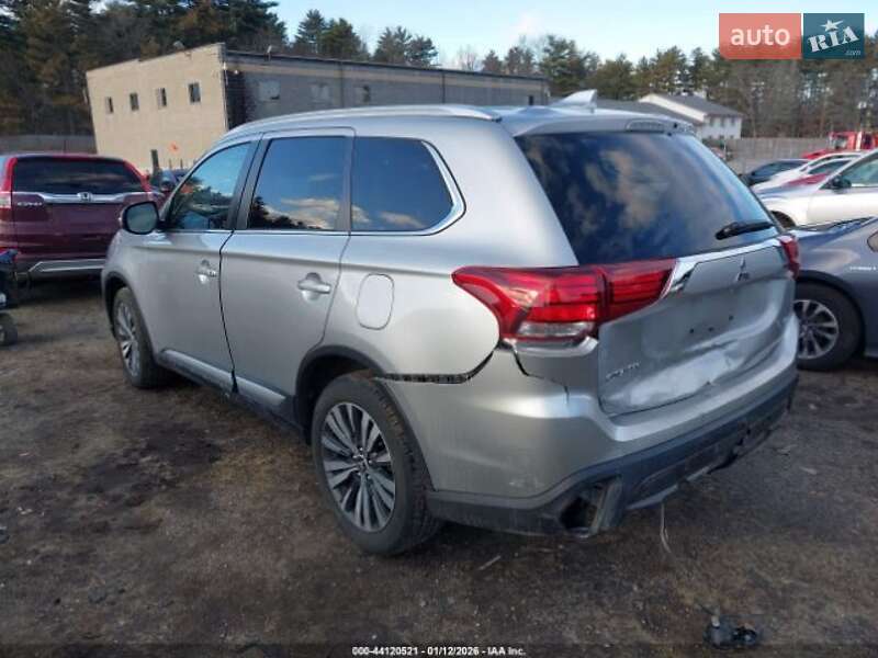 Внедорожник / Кроссовер Mitsubishi Outlander 2020 в Хмельницком