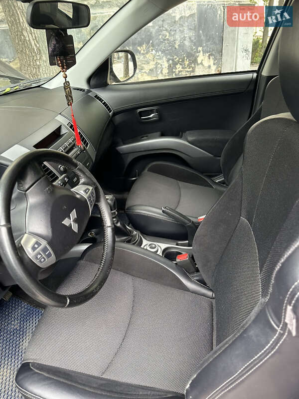 Внедорожник / Кроссовер Mitsubishi Outlander 2012 в Львове