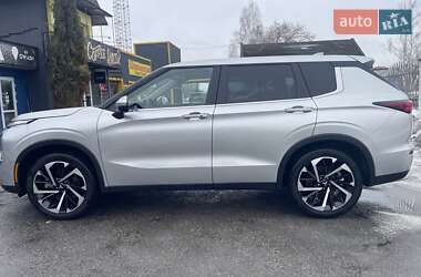 Позашляховик / Кросовер Mitsubishi Outlander 2022 в Києві