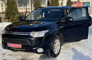 Позашляховик / Кросовер Mitsubishi Outlander 2014 в Золочеві