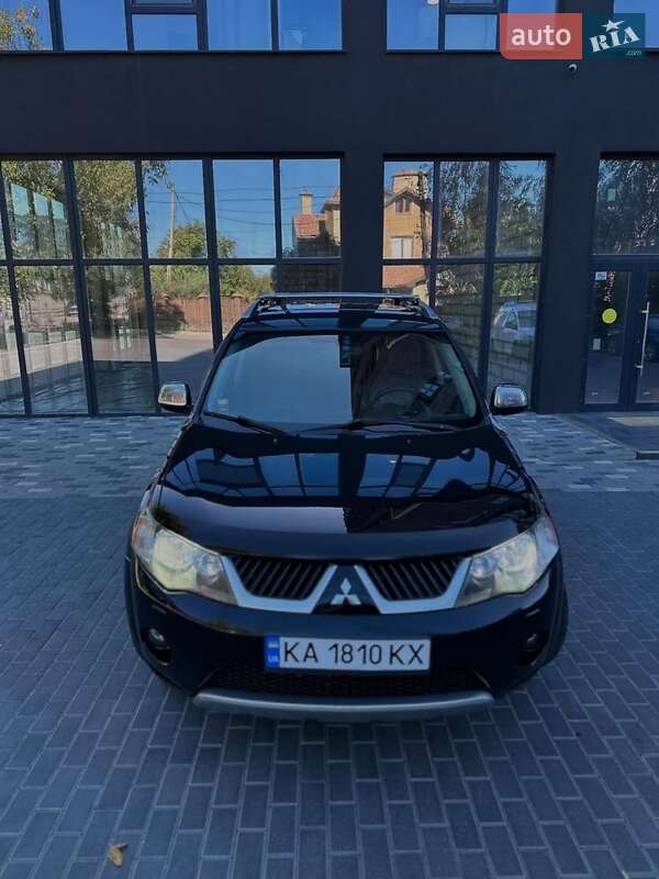 Внедорожник / Кроссовер Mitsubishi Outlander 2007 в Карловке